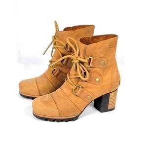 Sorel Women's Lace-Up Leather Heels Boots  Size 6.5